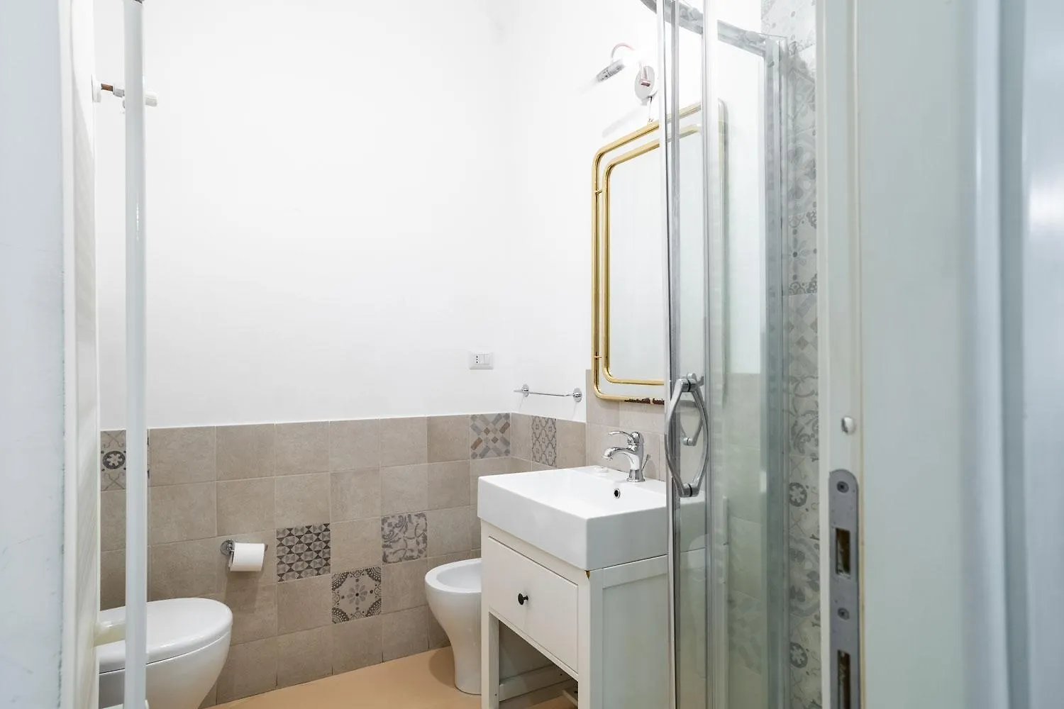 *** Guest house La Piazzetta Rooms & Apartments Genoa Italy